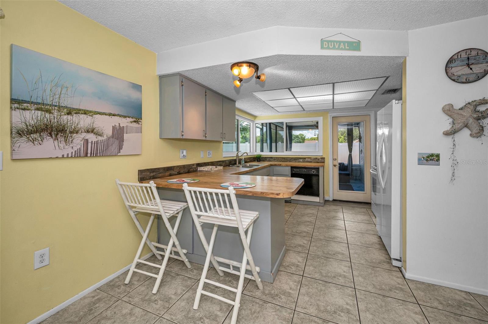 Image 13 of 82 For 505 Whispering Oak Drive