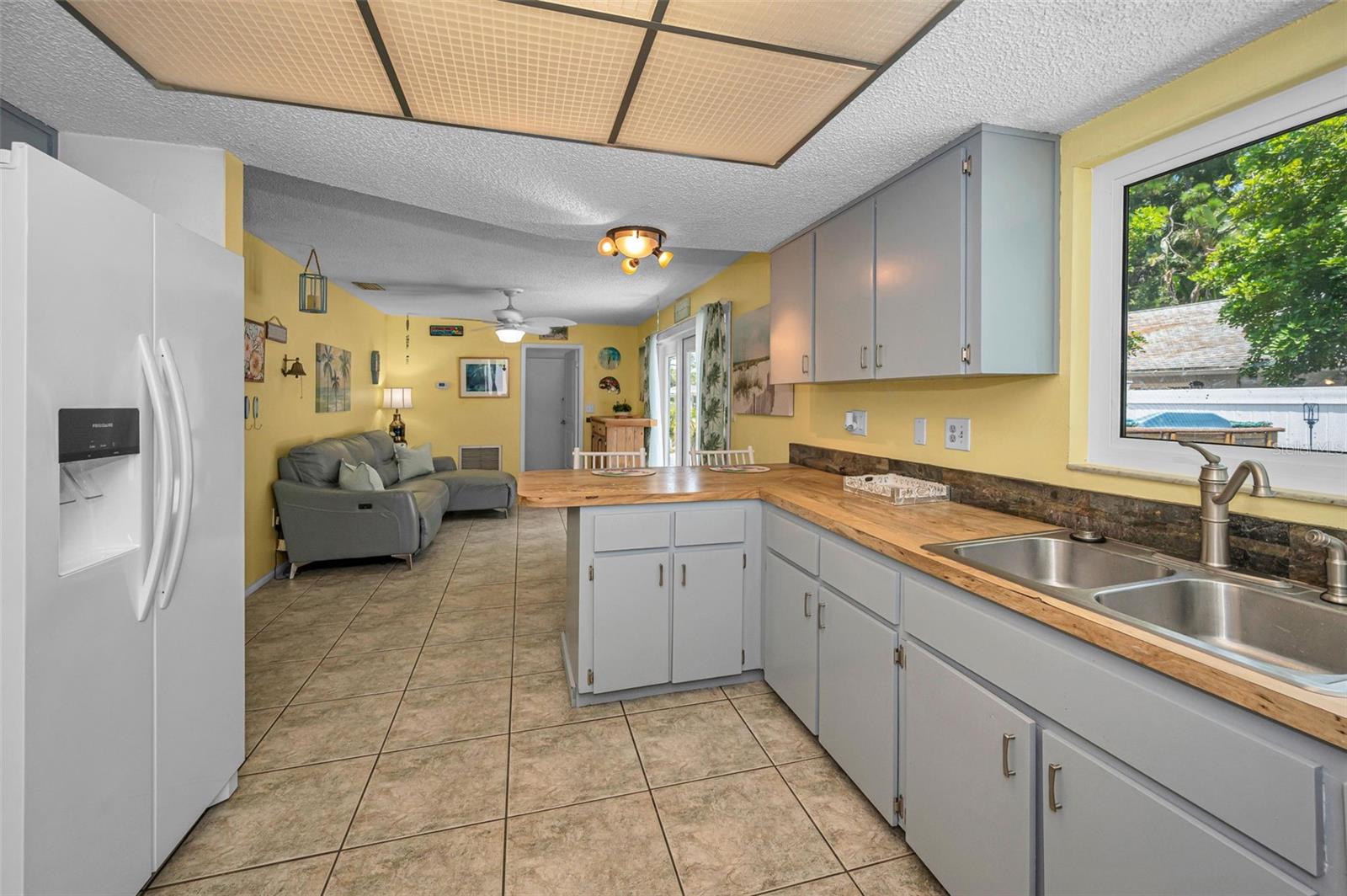 Image 15 of 82 For 505 Whispering Oak Drive