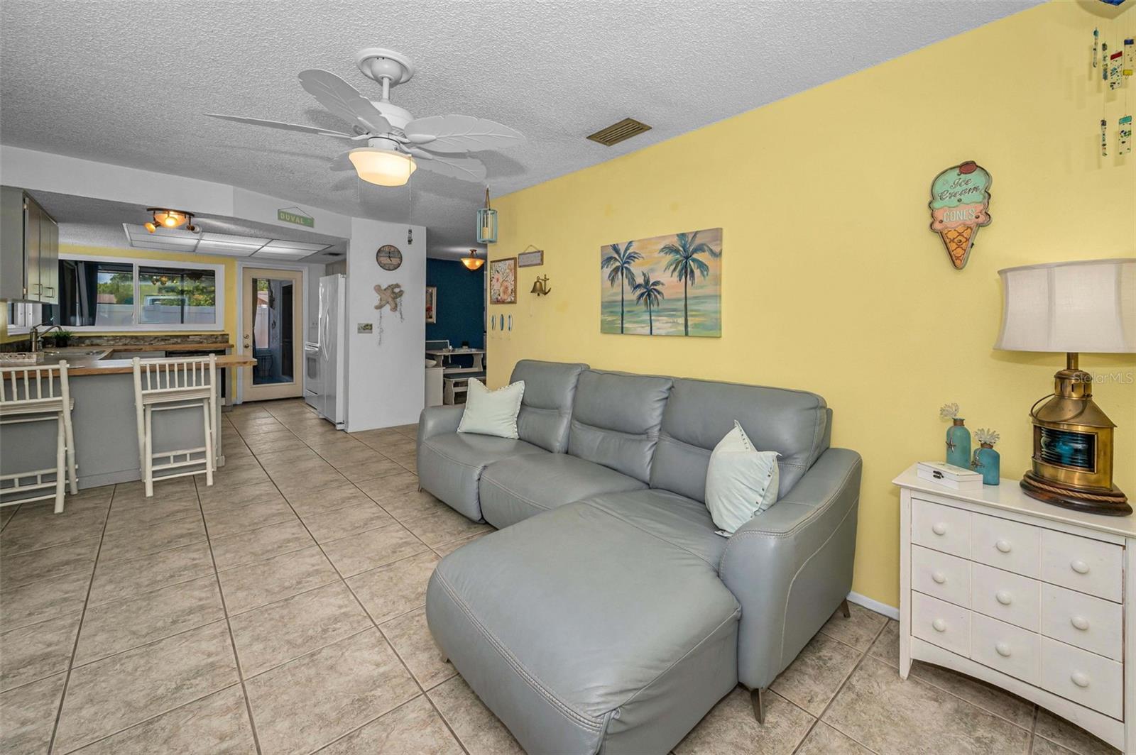 Image 17 of 82 For 505 Whispering Oak Drive
