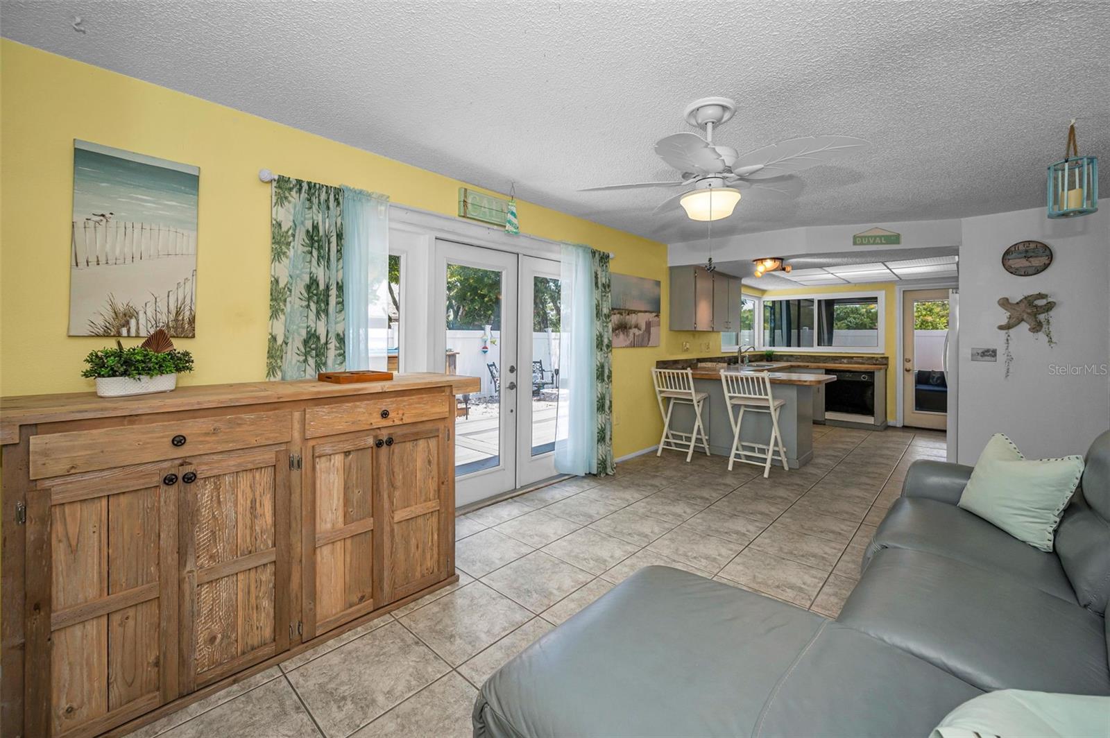 Image 18 of 82 For 505 Whispering Oak Drive
