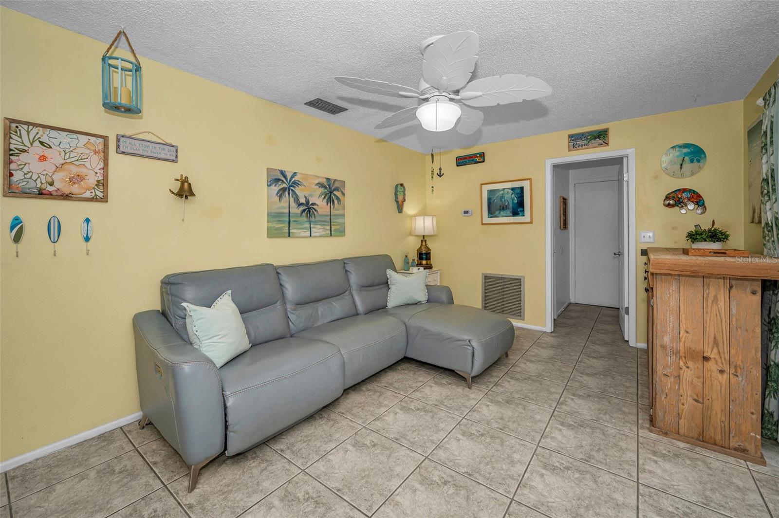 Image 19 of 82 For 505 Whispering Oak Drive