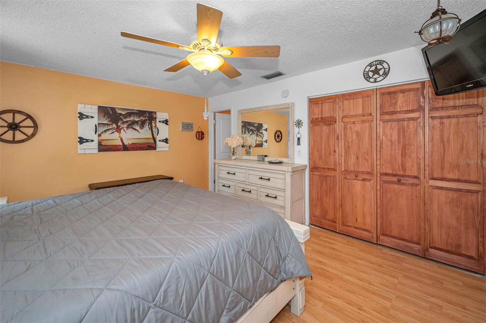 Image 22 of 82 For 505 Whispering Oak Drive