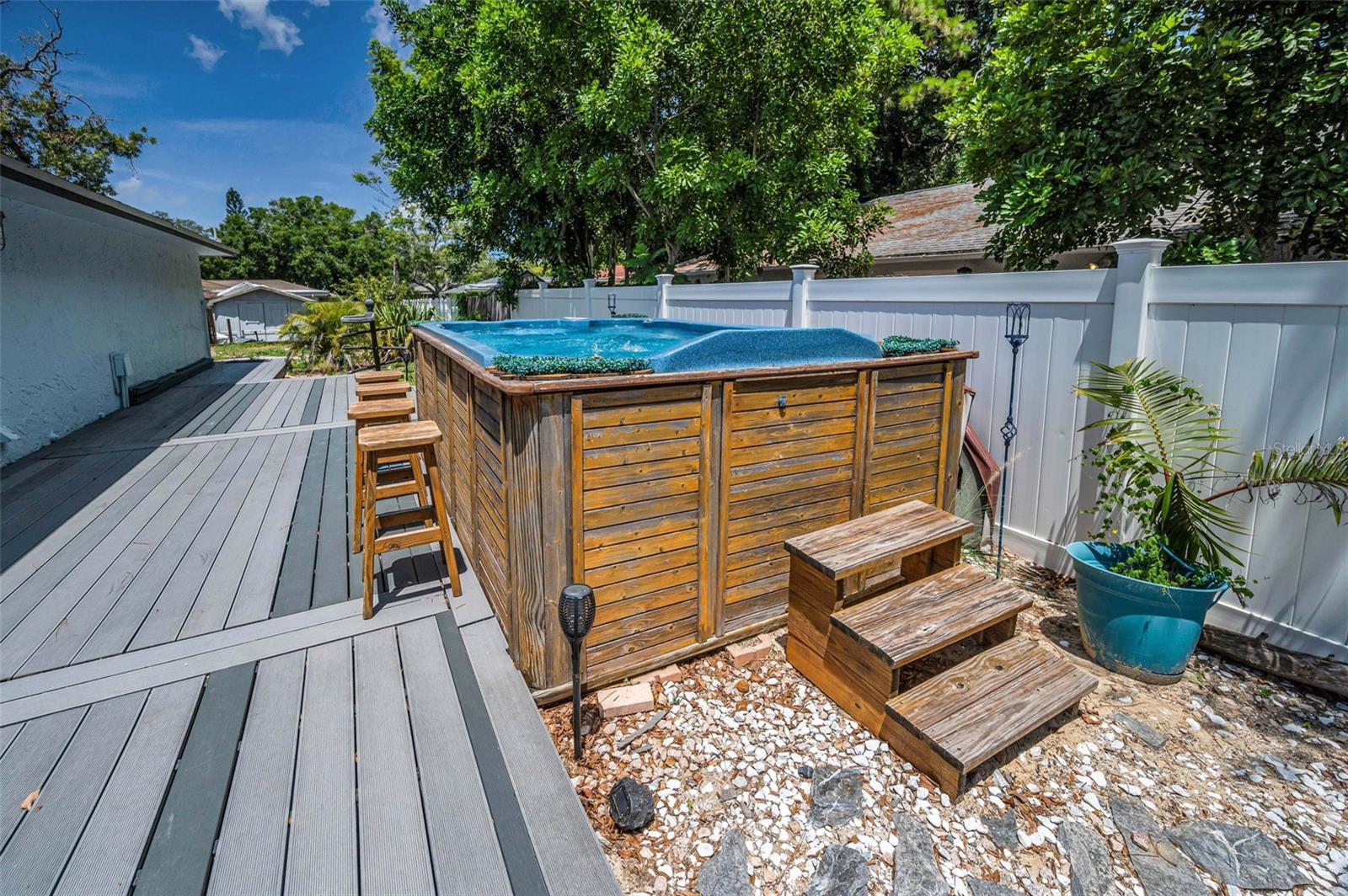 Image 36 of 82 For 505 Whispering Oak Drive