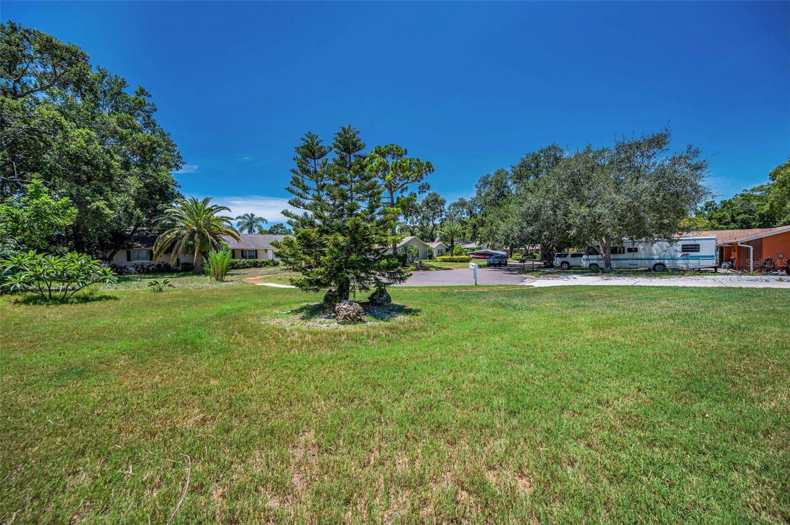 Image 42 of 82 For 505 Whispering Oak Drive