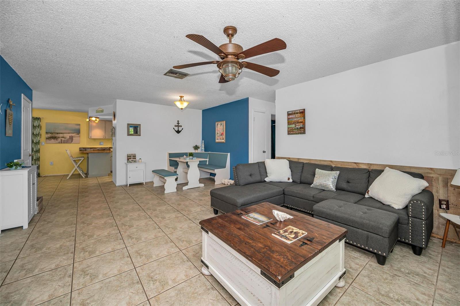 Image 9 of 82 For 505 Whispering Oak Drive