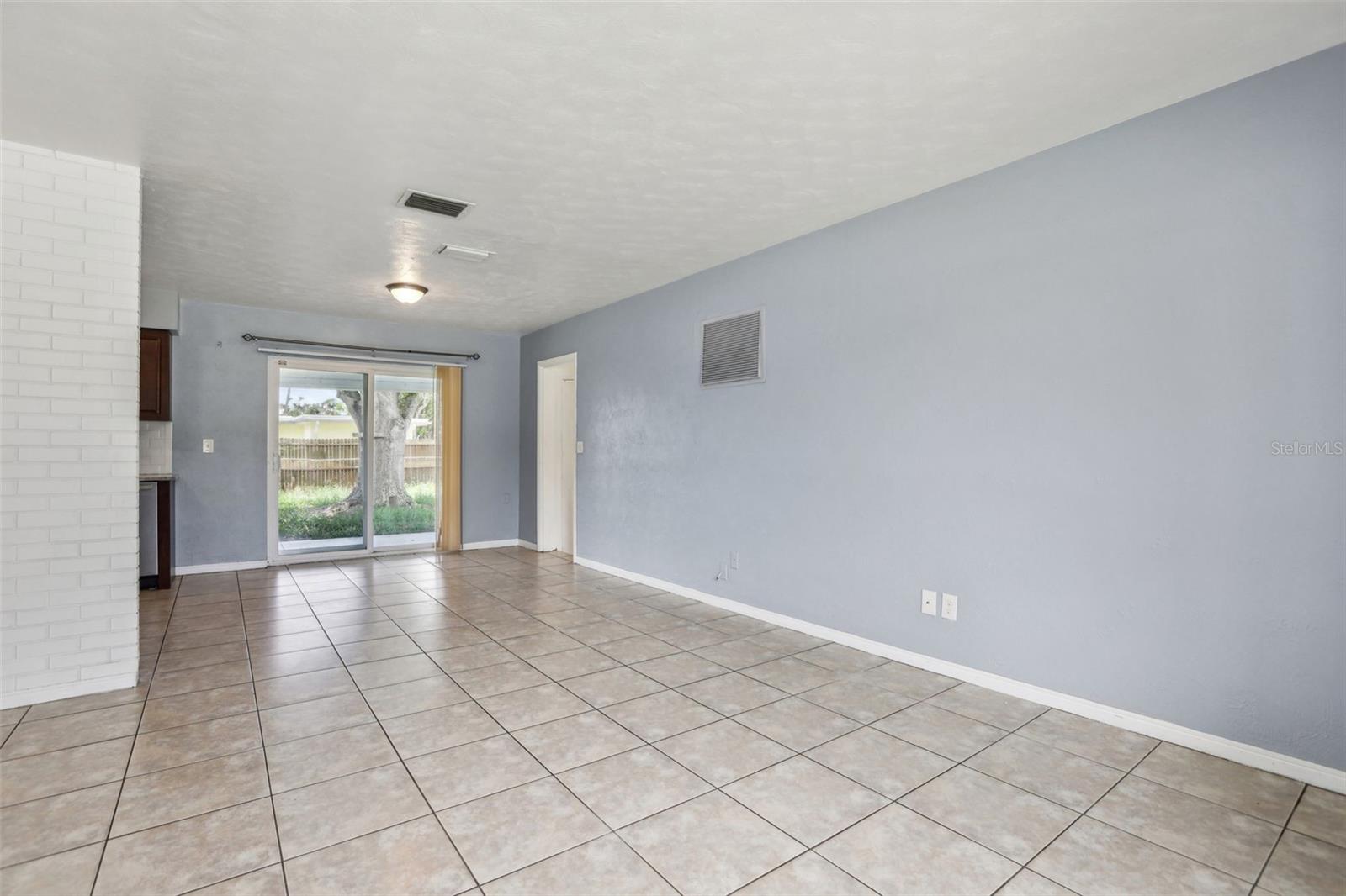 Image 11 of 31 For 992 20th Street Sw
