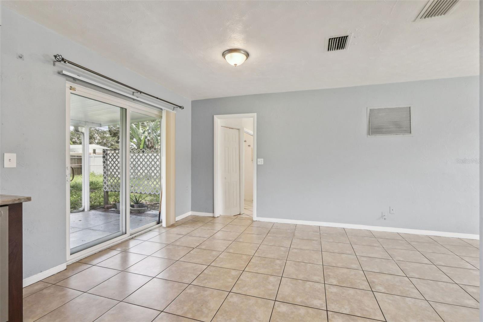 Image 12 of 31 For 992 20th Street Sw