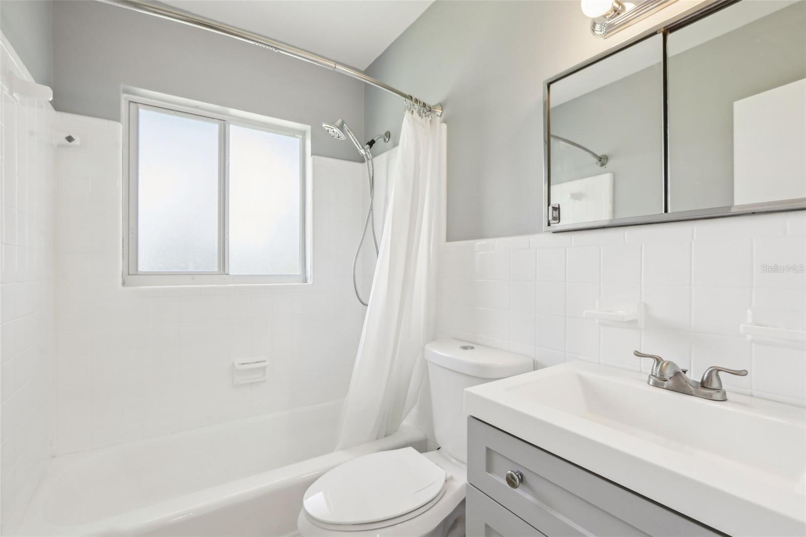 Image 21 of 31 For 992 20th Street Sw