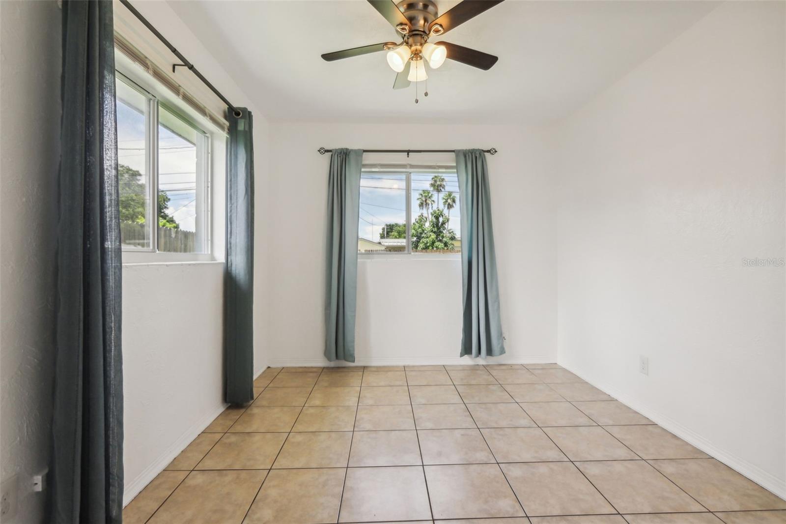 Image 22 of 31 For 992 20th Street Sw