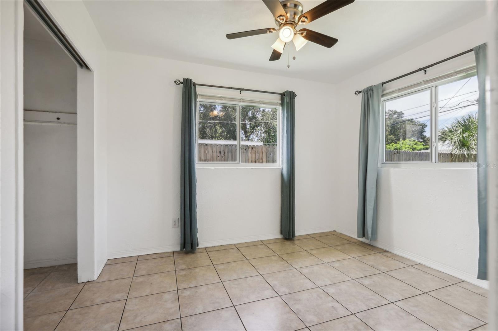 Image 23 of 31 For 992 20th Street Sw
