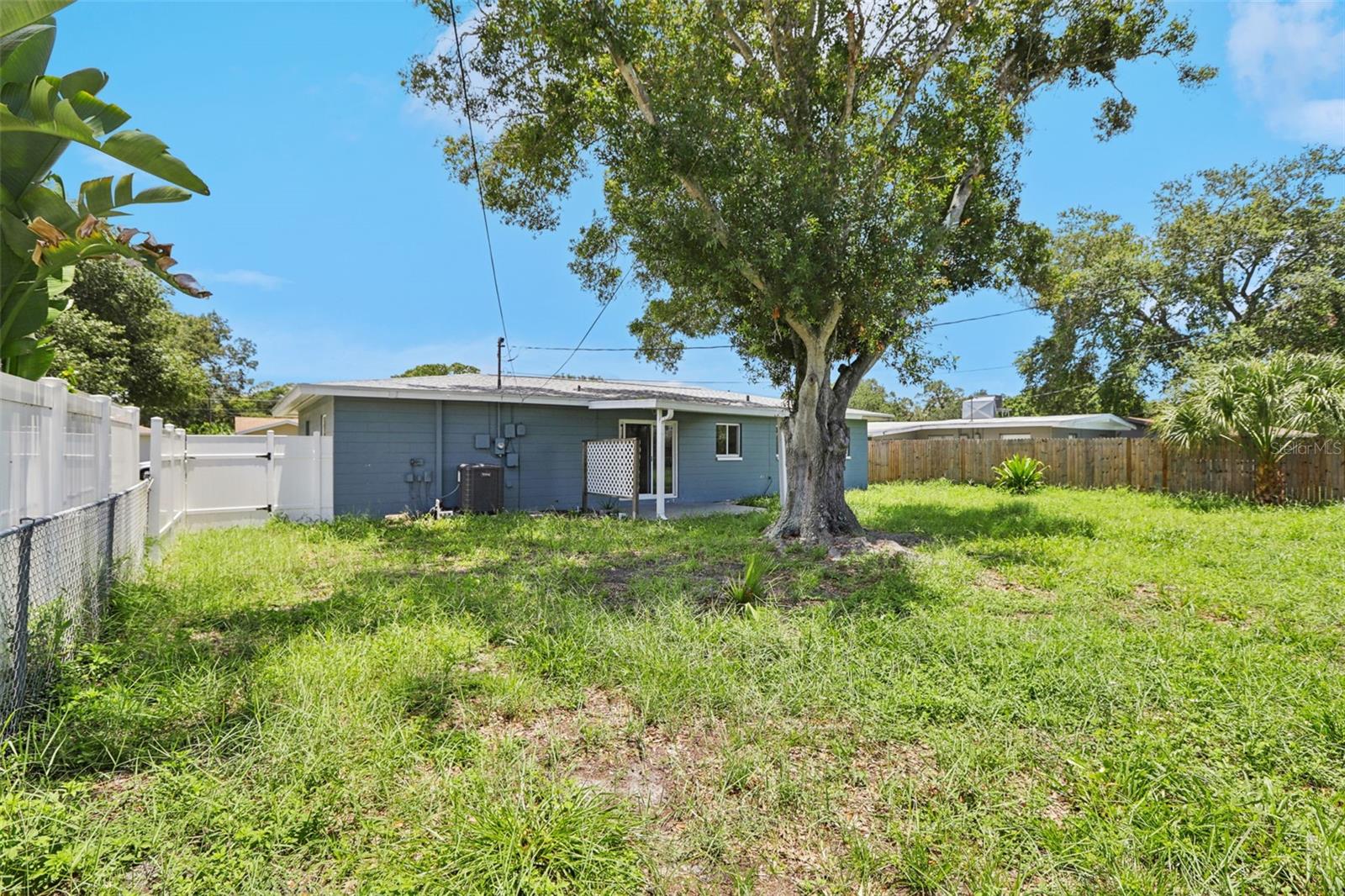 Image 28 of 31 For 992 20th Street Sw