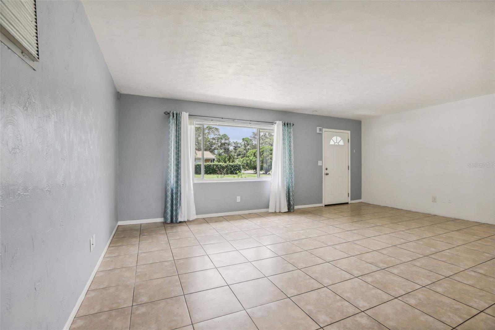 Image 7 of 31 For 992 20th Street Sw