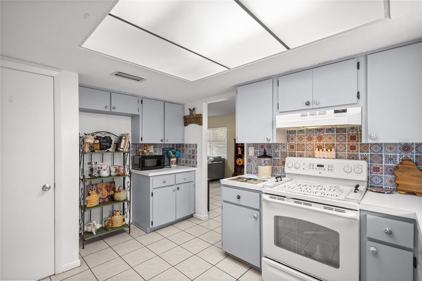 Listing photo id 8 for 8546 Fauci Point