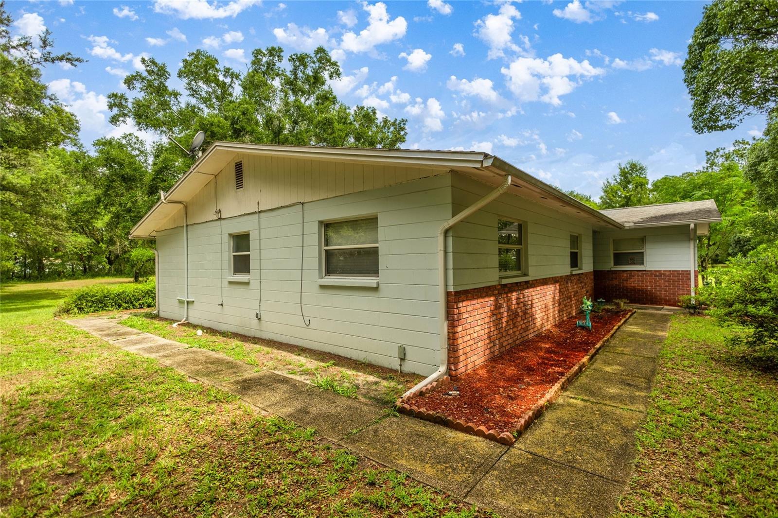 Listing photo id 22 for 8546 Fauci Point
