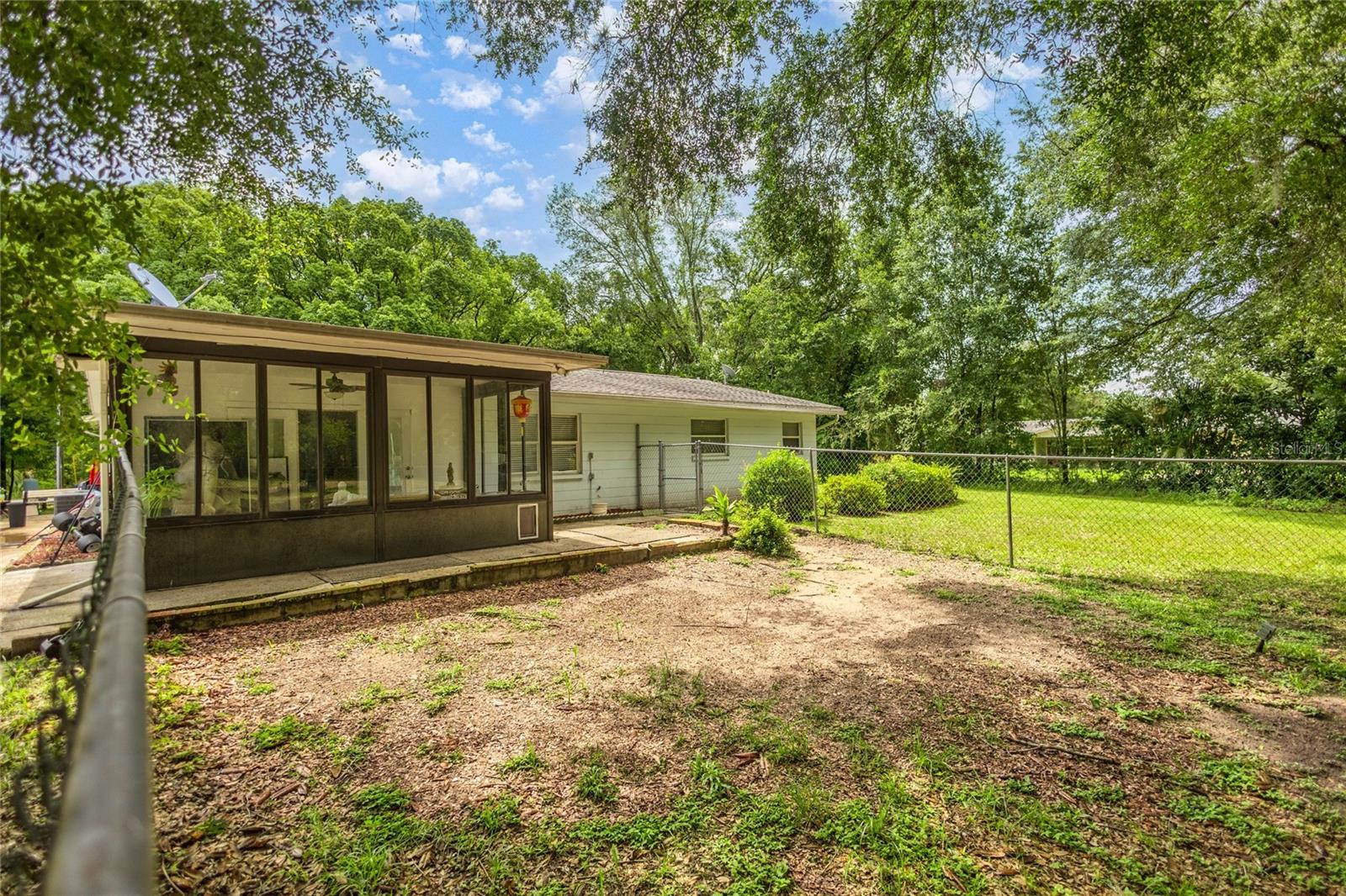 Listing photo id 24 for 8546 Fauci Point