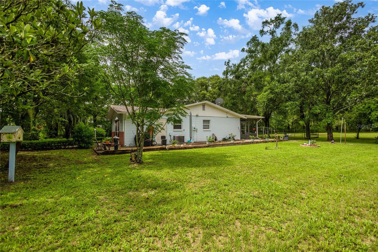 Listing photo id 27 for 8546 Fauci Point