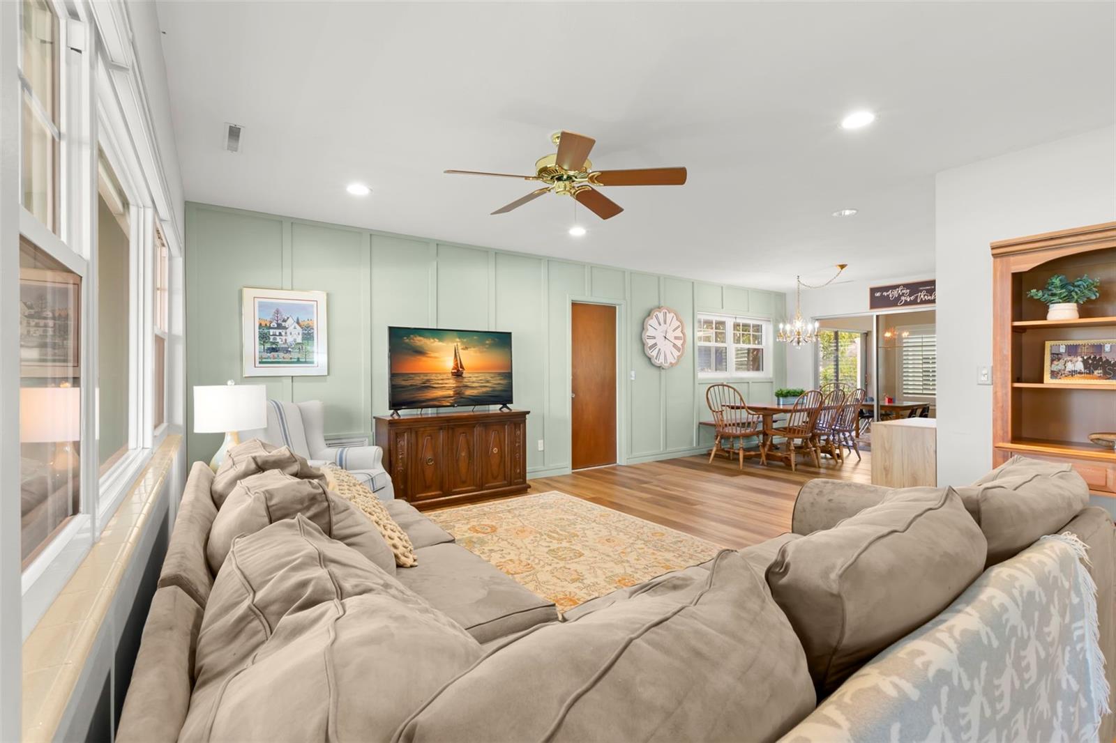 Image 10 of 43 For 2077 Magnolia Drive