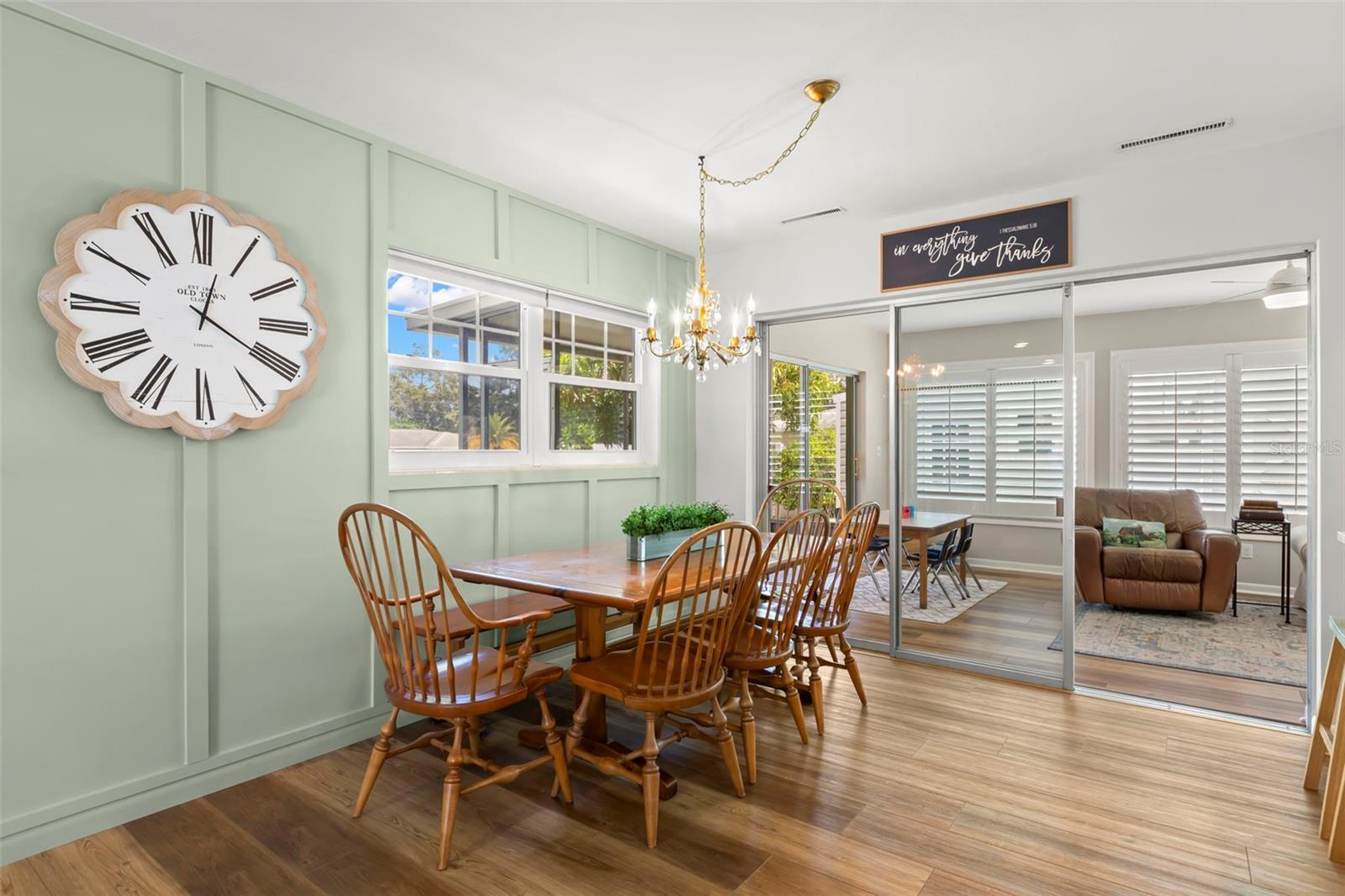 Image 11 of 43 For 2077 Magnolia Drive