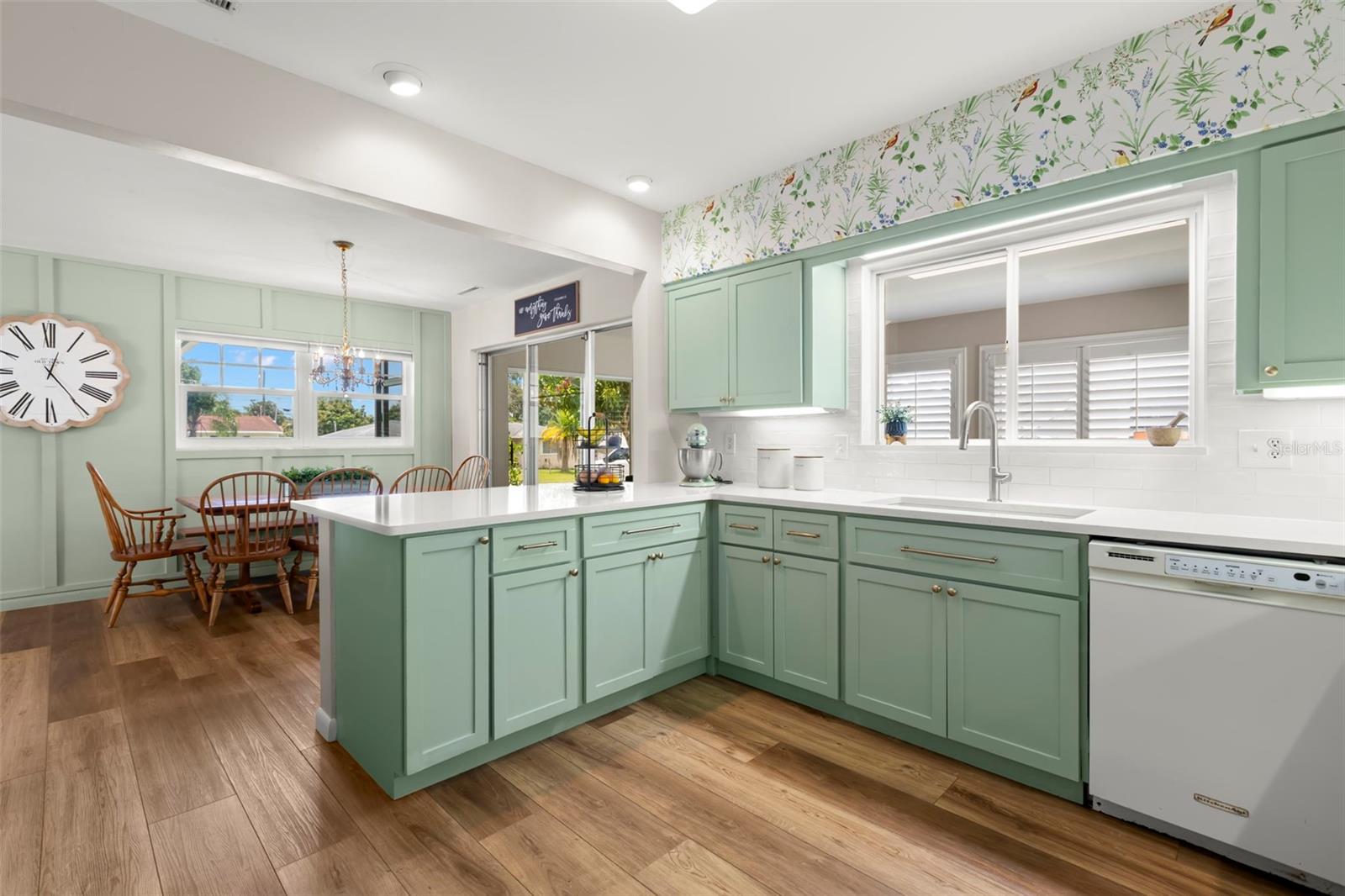 Image 17 of 43 For 2077 Magnolia Drive