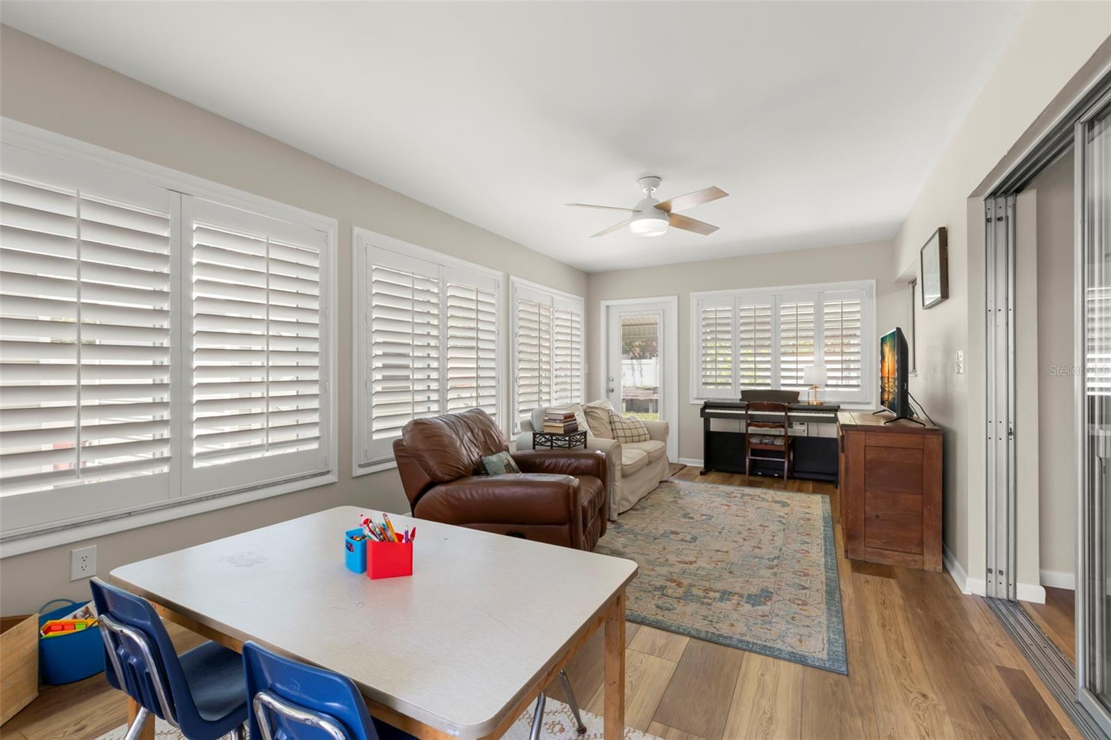 Image 18 of 43 For 2077 Magnolia Drive