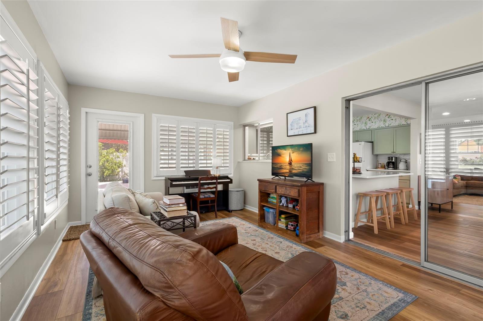 Image 19 of 43 For 2077 Magnolia Drive