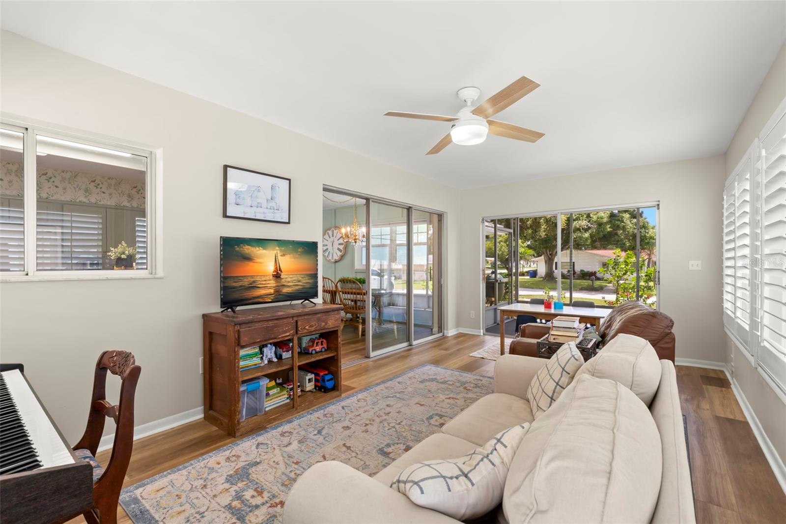 Image 20 of 43 For 2077 Magnolia Drive