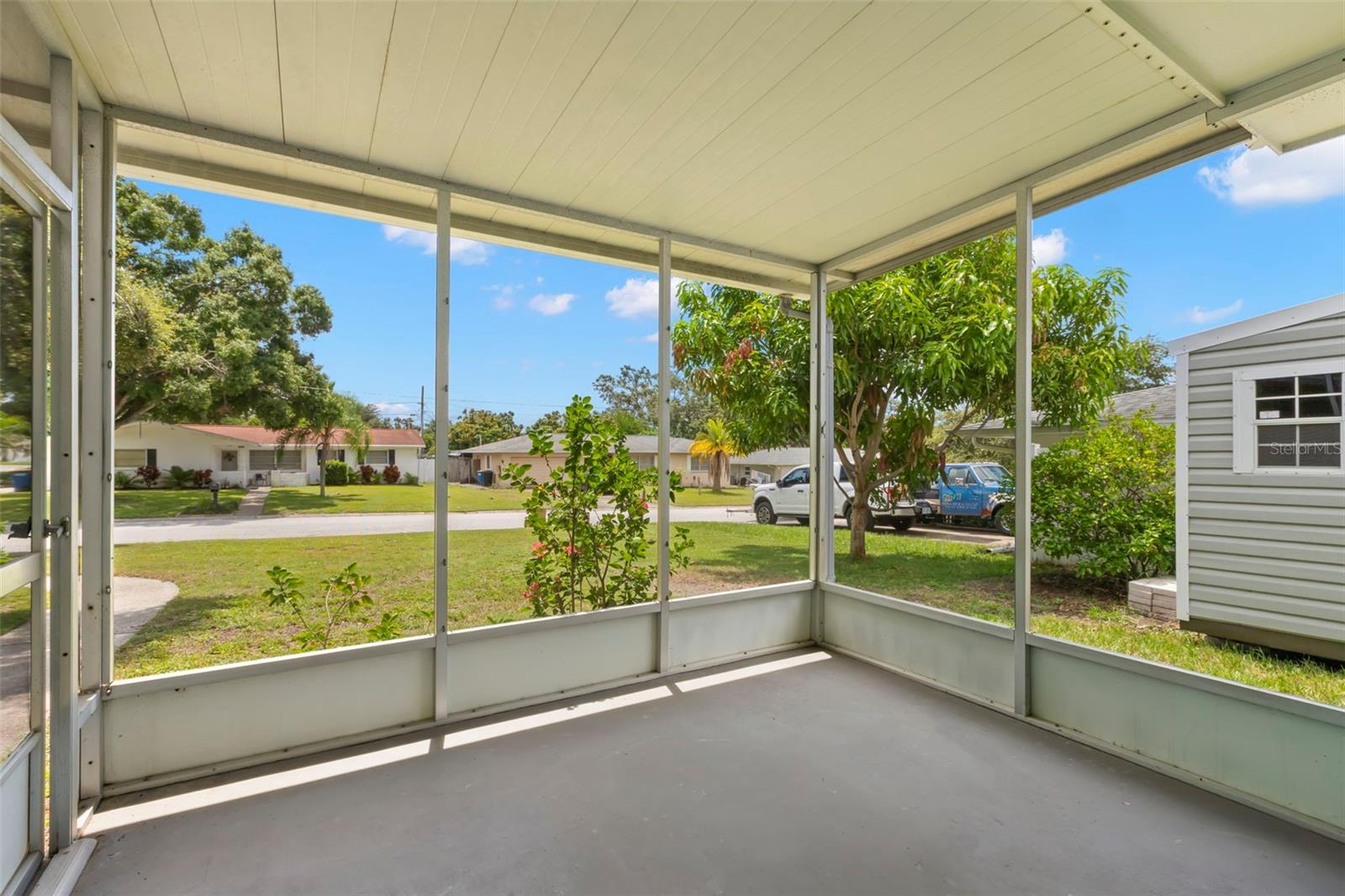 Image 22 of 43 For 2077 Magnolia Drive