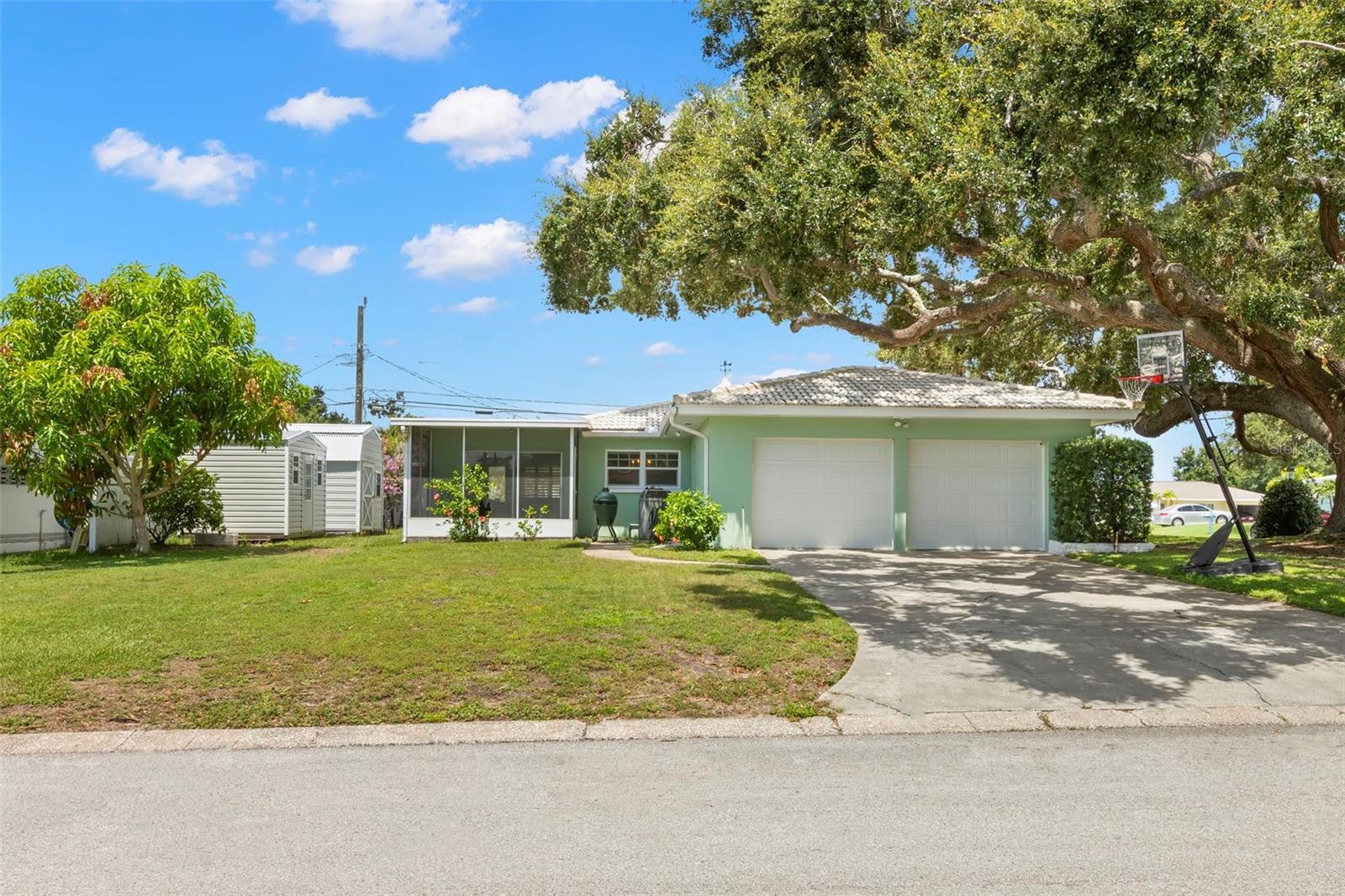 Image 23 of 43 For 2077 Magnolia Drive