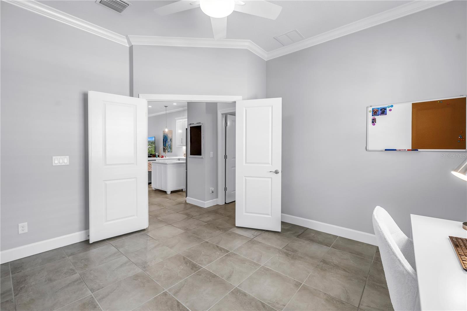 Image 15 of 49 For 6024 Anchorage Way S