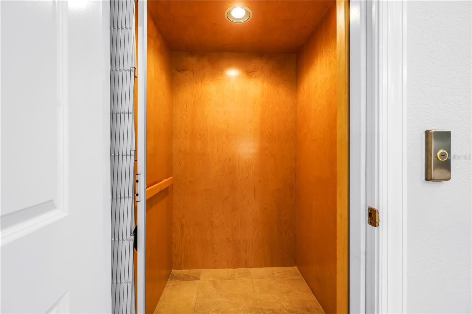 Image 20 of 49 For 6024 Anchorage Way S