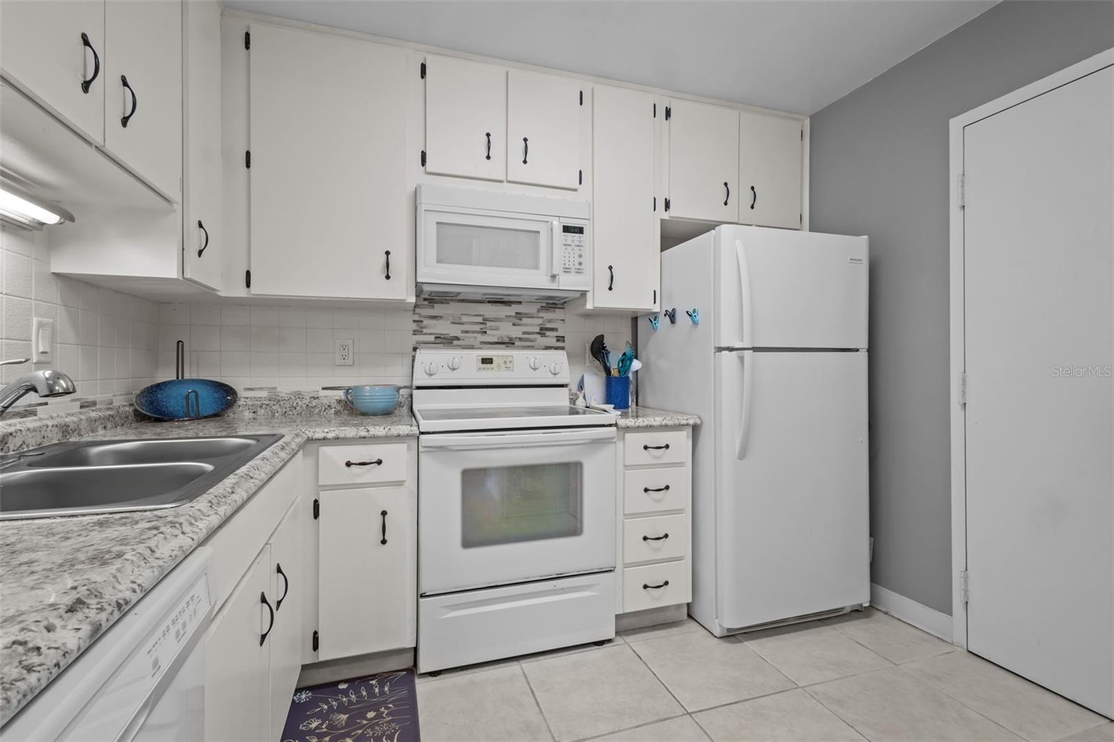 Image 10 of 25 For 2700 Bayshore Boulevard 2312
