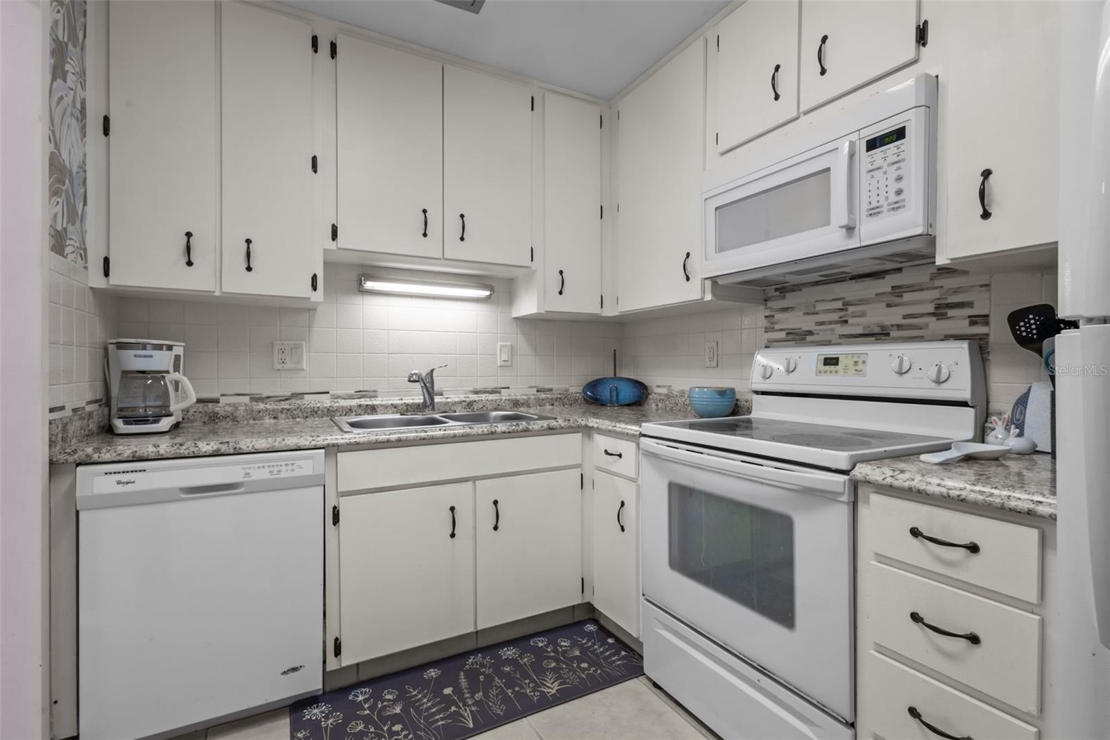 Image 12 of 25 For 2700 Bayshore Boulevard 2312