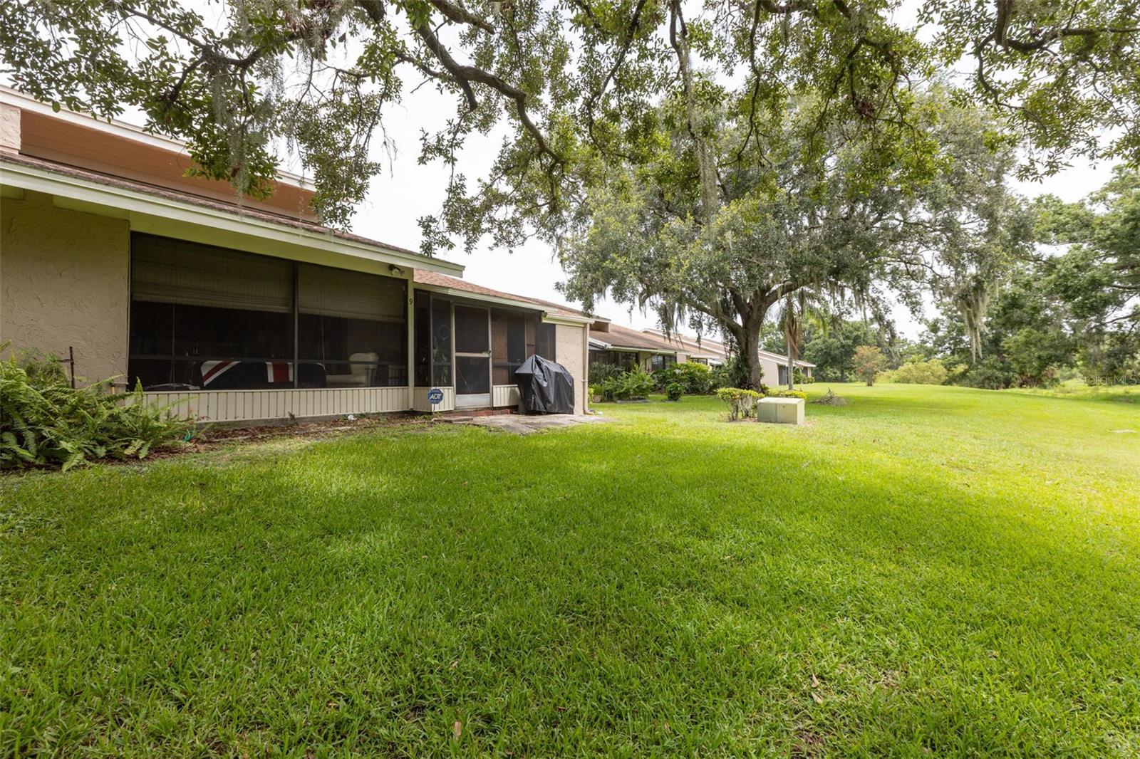 Image 7 of 34 For 5225 Imperial Lakes Boulevard 9