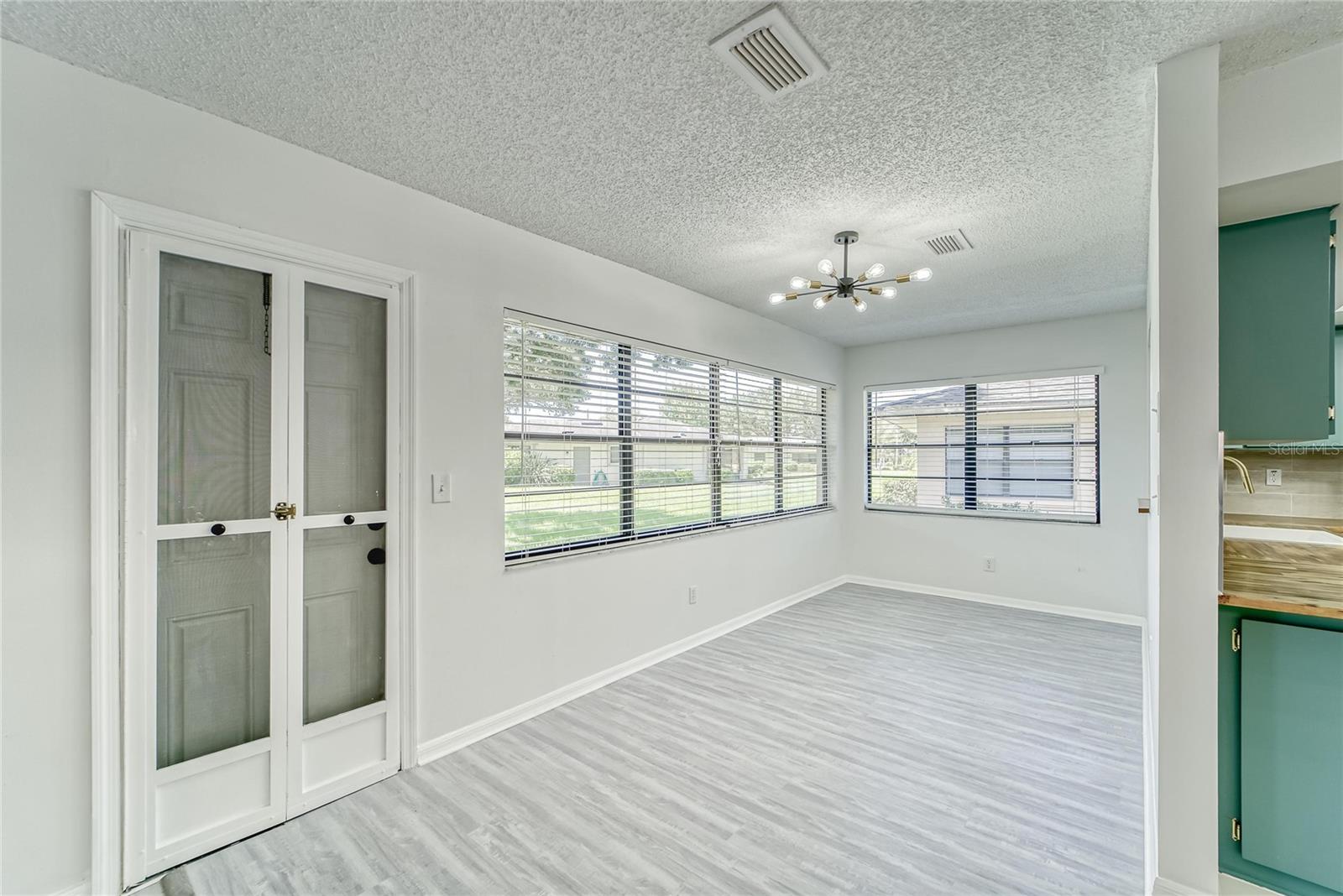 Image 7 of 70 For 1326 Idlewood Drive