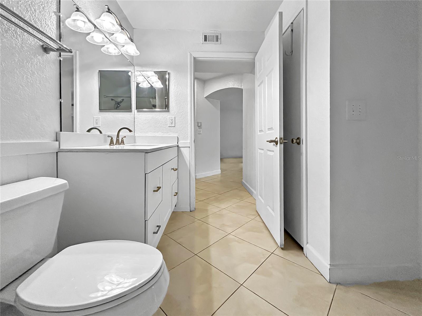 Image 10 of 21 For 8517 Sea Harbour Lane 103