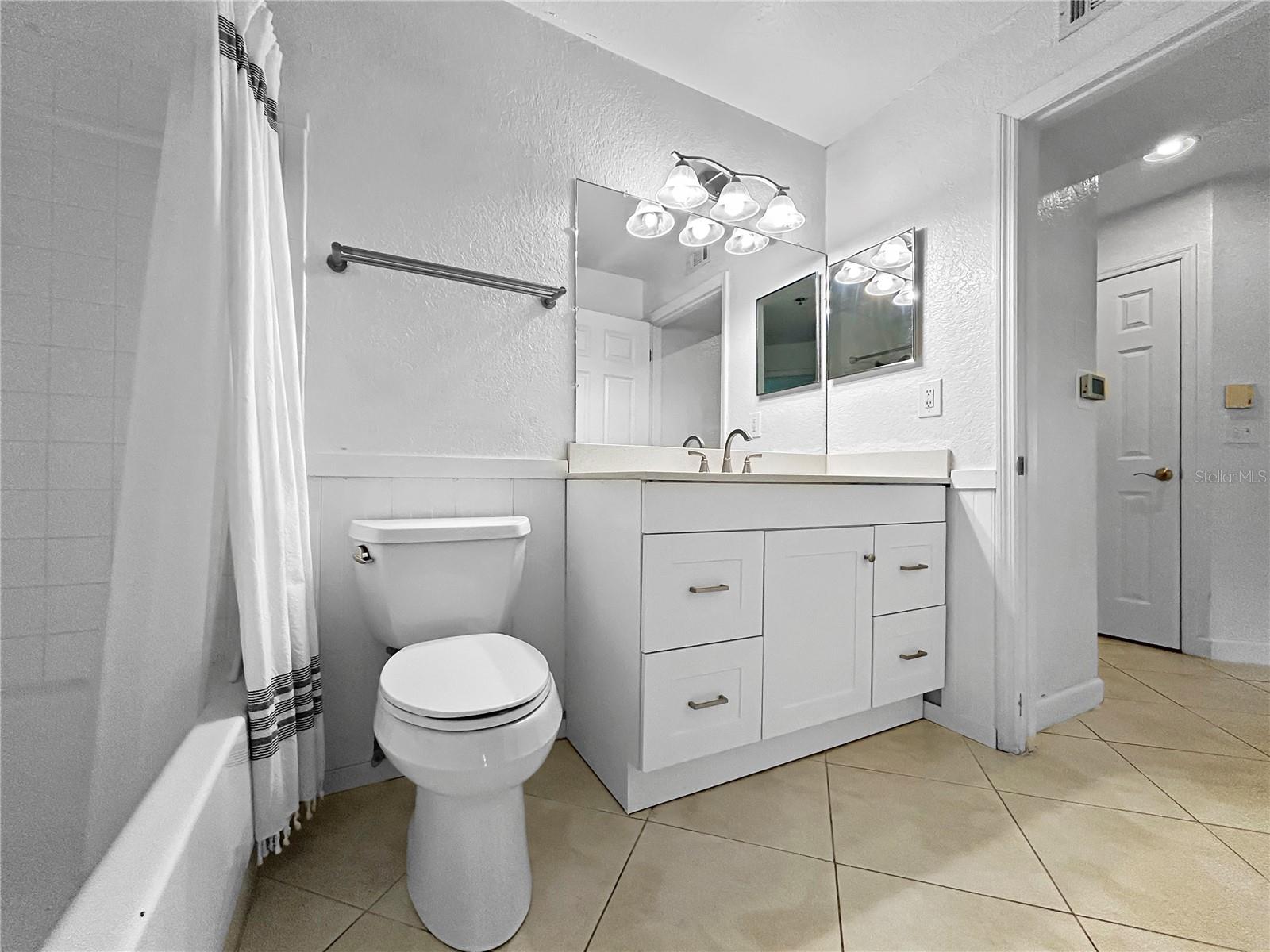 Image 13 of 21 For 8517 Sea Harbour Lane 103
