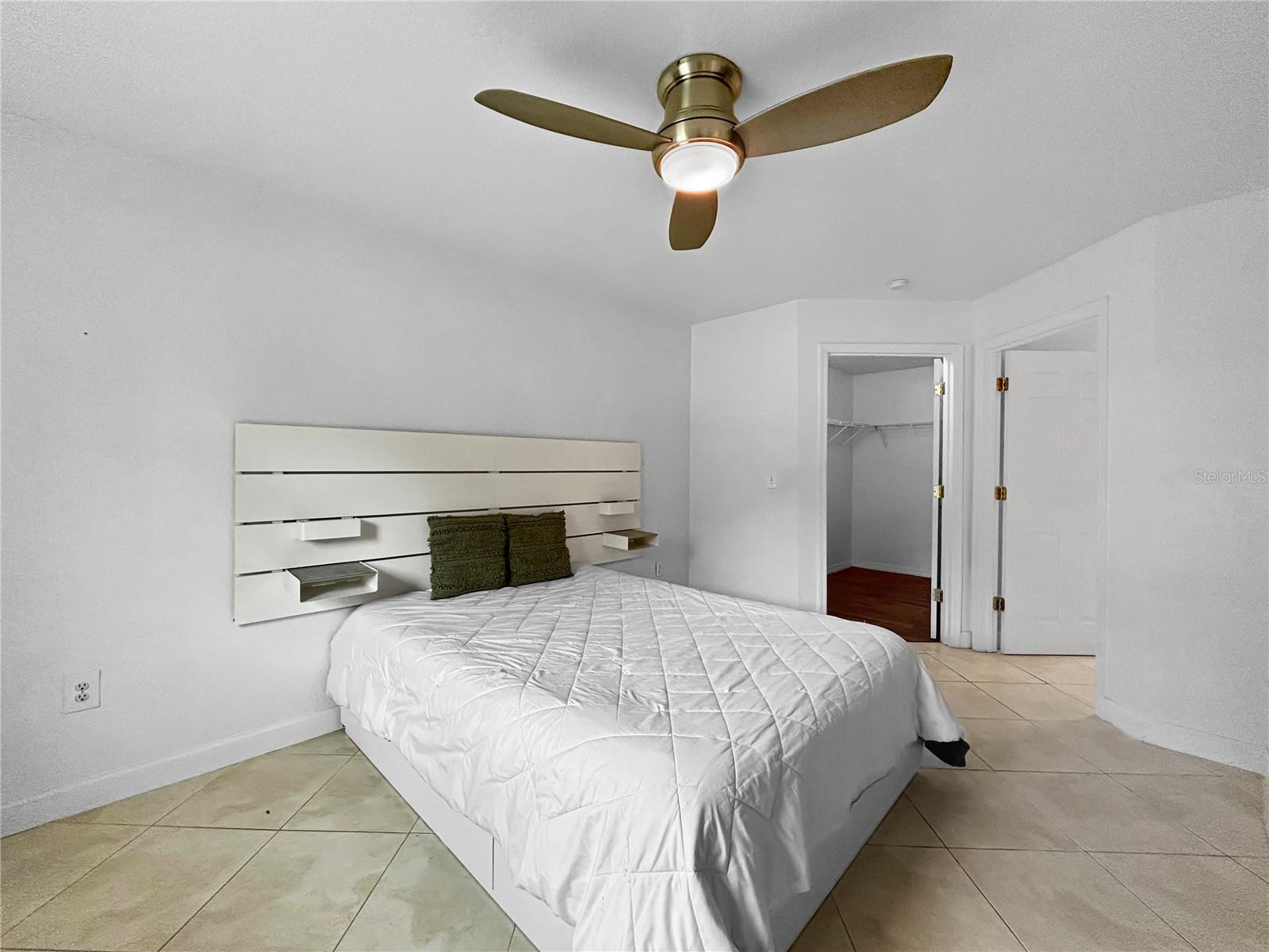 Image 16 of 21 For 8517 Sea Harbour Lane 103