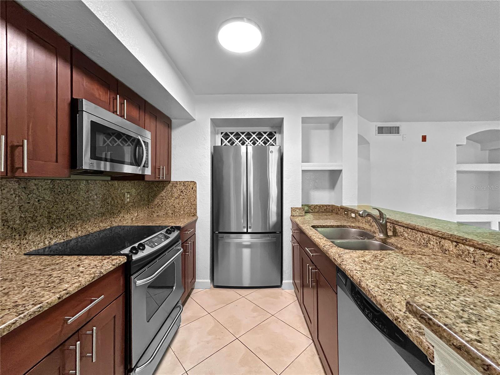 Image 4 of 21 For 8517 Sea Harbour Lane 103