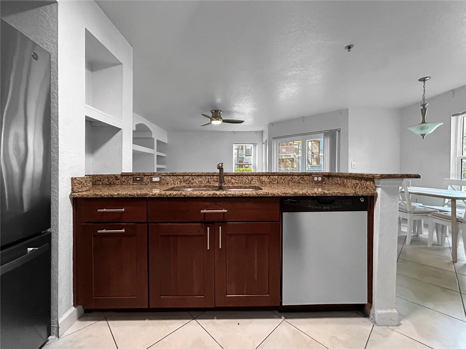 Image 5 of 21 For 8517 Sea Harbour Lane 103