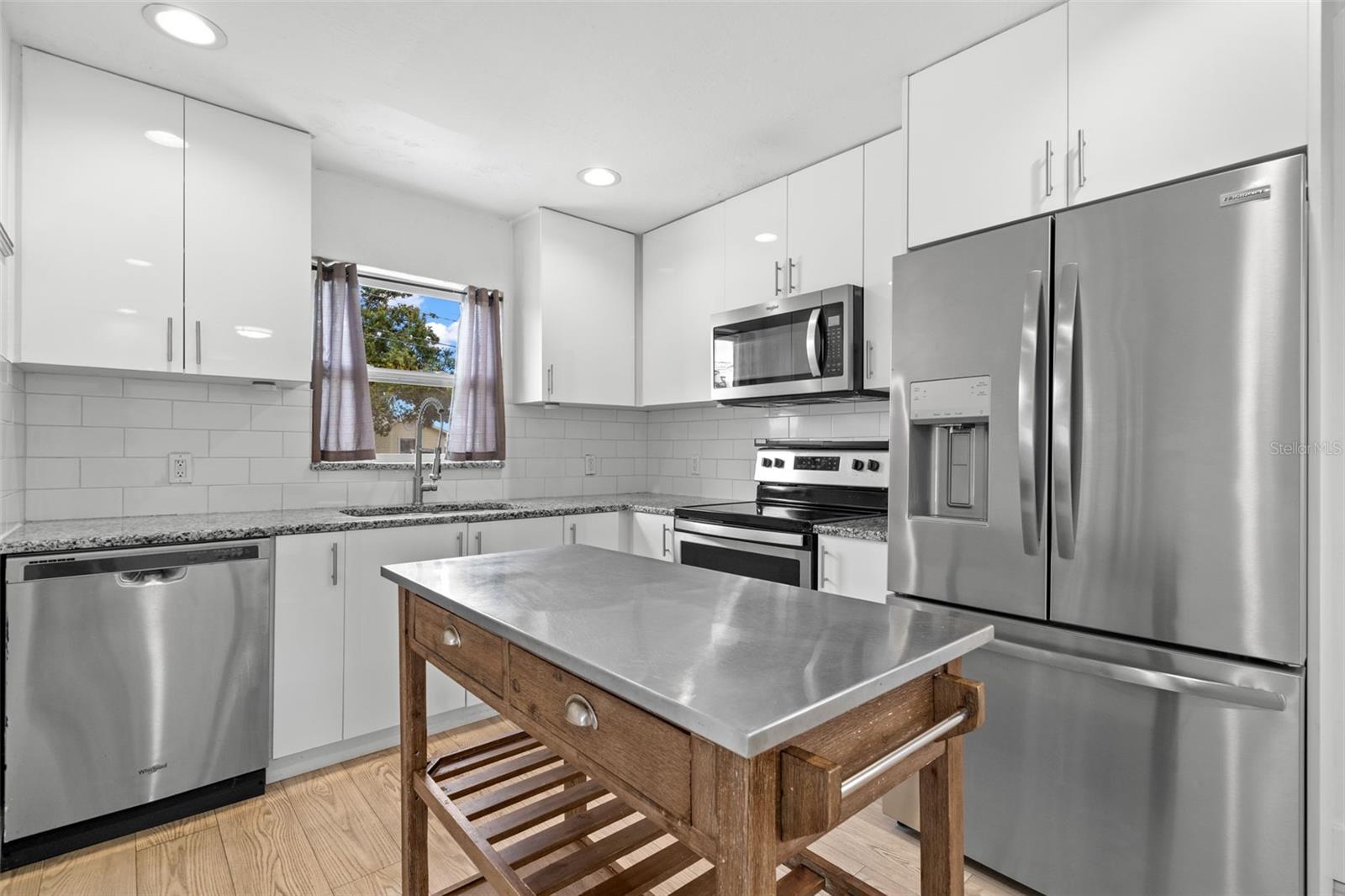 Image 5 of 18 For 3001 Fairfield Avenue S