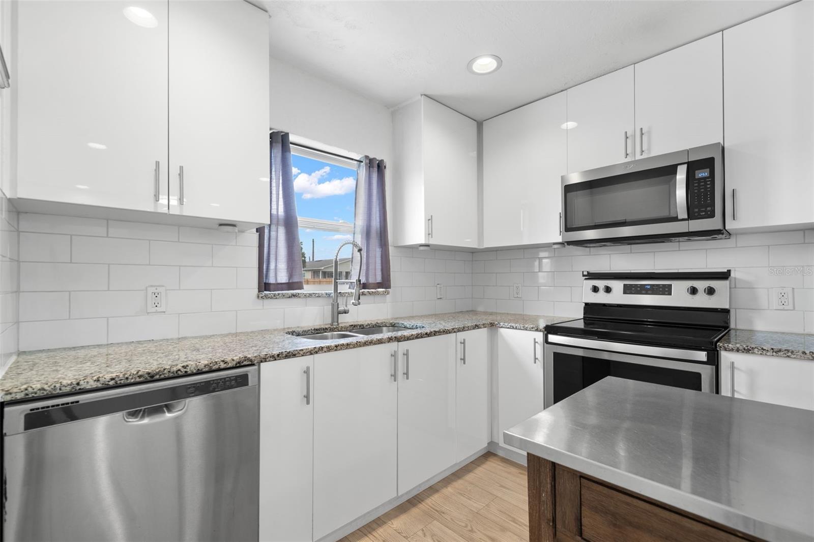 Image 6 of 18 For 3001 Fairfield Avenue S
