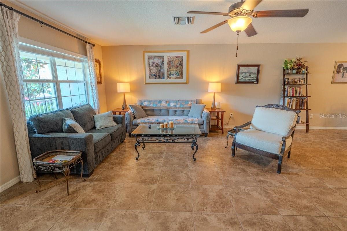 Image 5 of 27 For 27543 Desert Willow Way