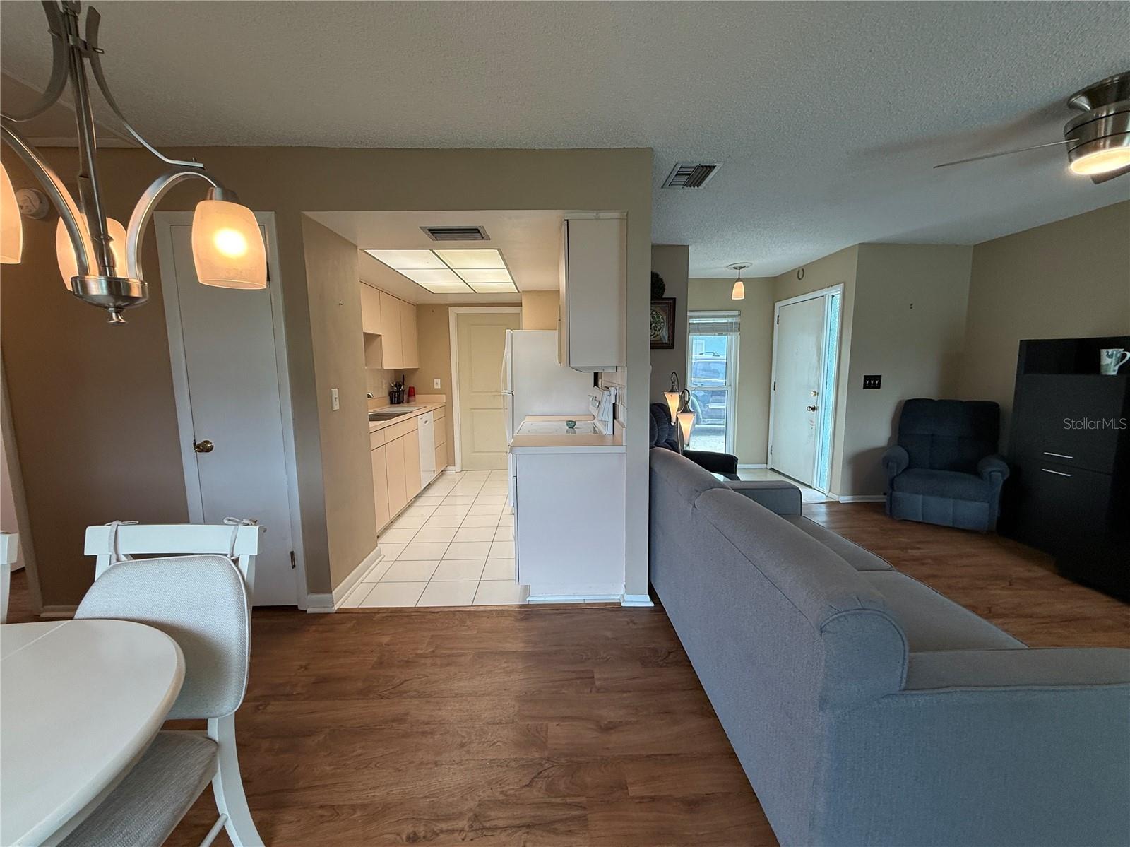 Listing photo id 14 for 2722 Sherbrooke Lane D