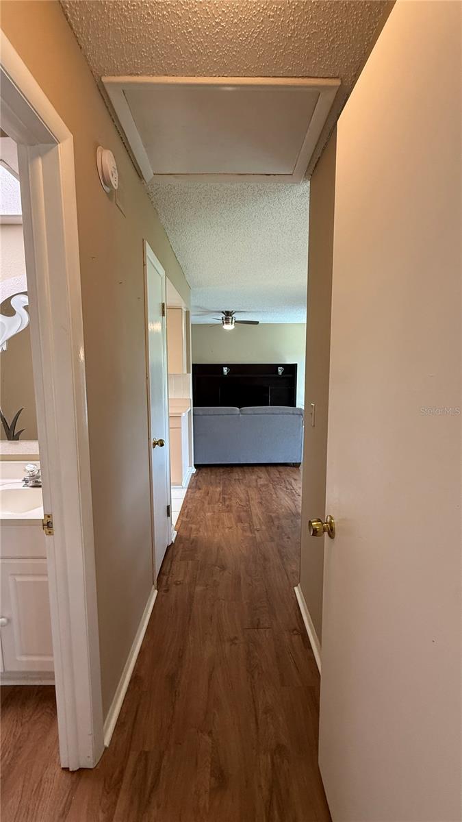 Listing photo id 19 for 2722 Sherbrooke Lane D