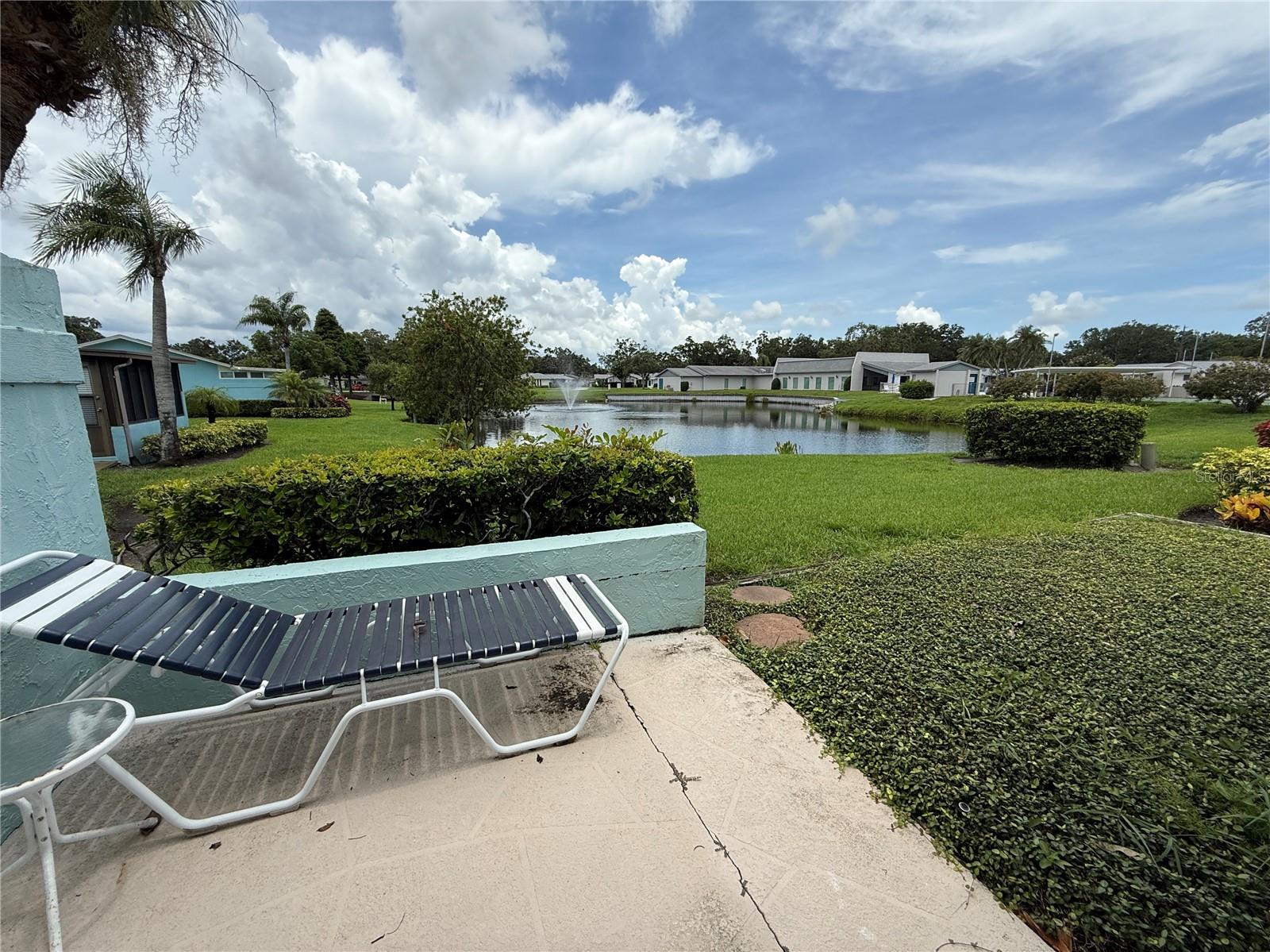 Listing photo id 34 for 2722 Sherbrooke Lane D