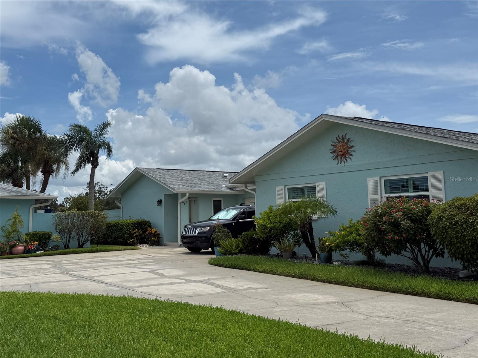 Listing photo id 39 for 2722 Sherbrooke Lane D