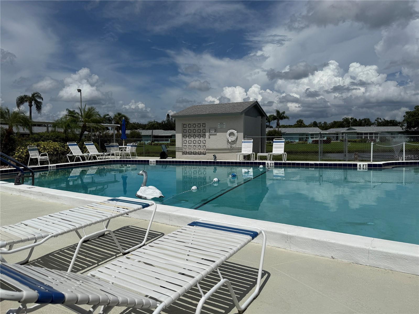 Listing photo id 46 for 2722 Sherbrooke Lane D