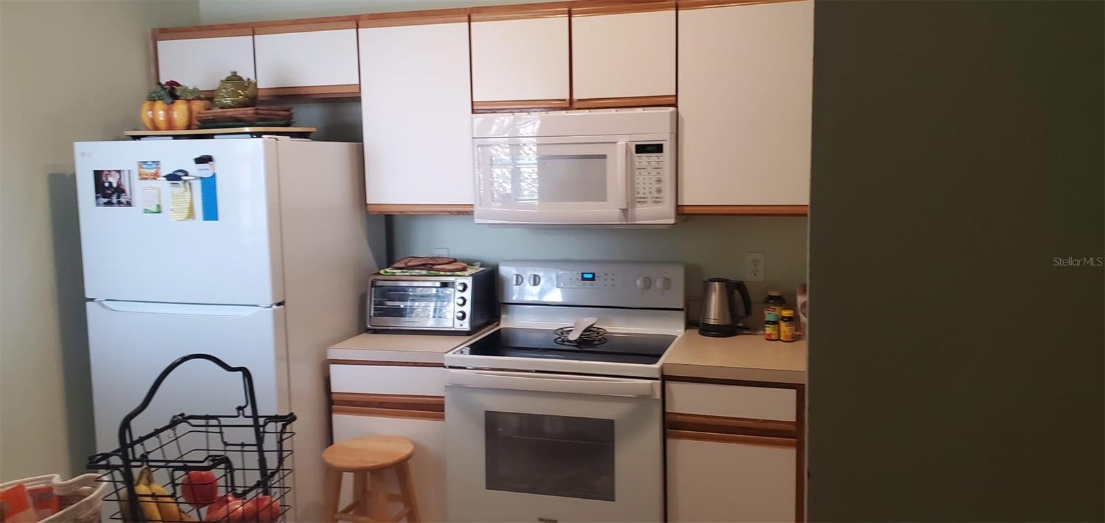 Image 13 of 21 For 9517 Amberdale Court 202