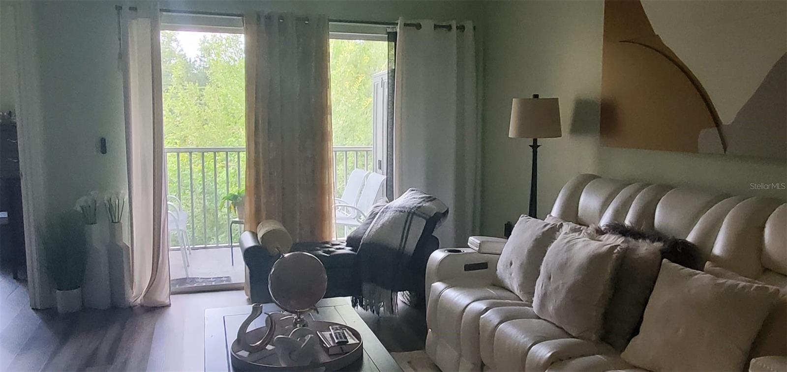 Image 17 of 21 For 9517 Amberdale Court 202