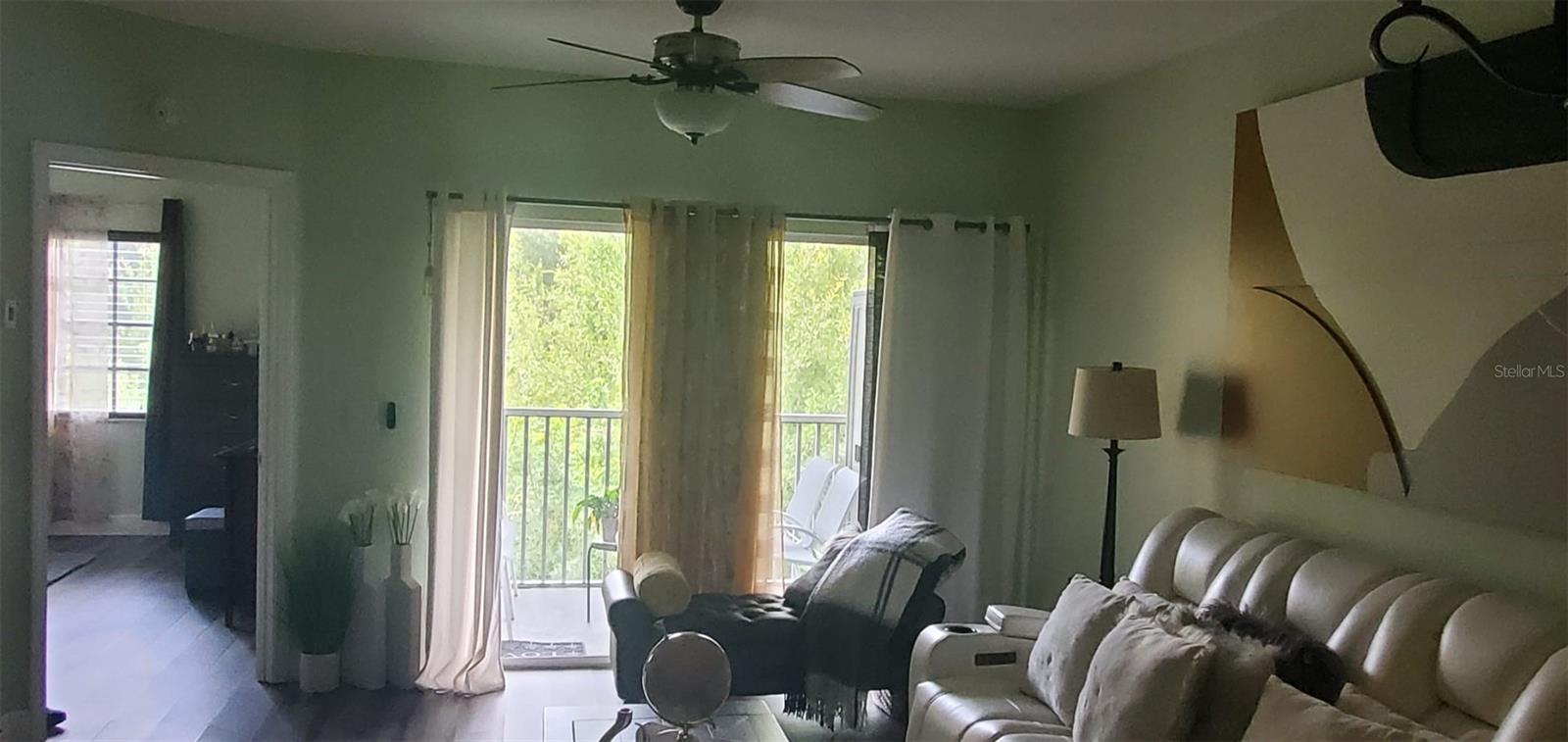 Image 18 of 21 For 9517 Amberdale Court 202